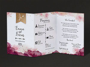Vergrößerte Abbildung Auf dieseer Abbildung ist die aufgeklappte Einladungskarte zu sehen. Gut zu erkennen ist der doppelte Falz.