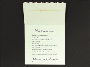 Vergrößerte Abbildung Abbildung der aufgeklappten Einladungskarte.