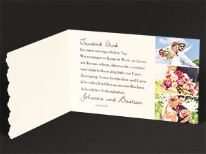 Vergrößerte Abbildung der aufgeklappten Danksagungskarte Hier ist die aufgeklappte Danksagungskarte zu sehen.