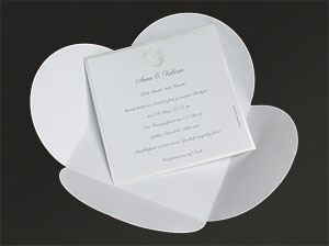 Einleger mit Einladungstexten – vergrößerte Abbildung Komplett geöffnete Karte. Einleger mit gedruckten Einladungstexten